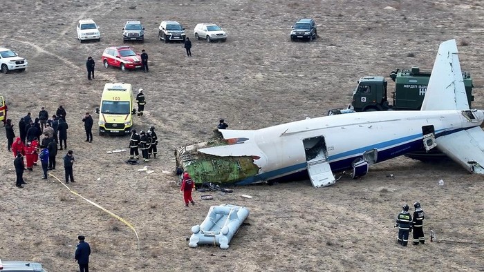 Kecelakaan Pesawat Azerbaijan Airlines Jatuh di Kazakhstan, 29 Orang Selamat