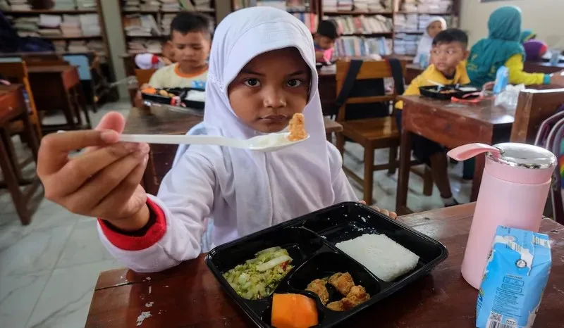 Anggaran Makan Gratis Turun Menjadi Rp10.000 per Anak dan Ibu Hamila