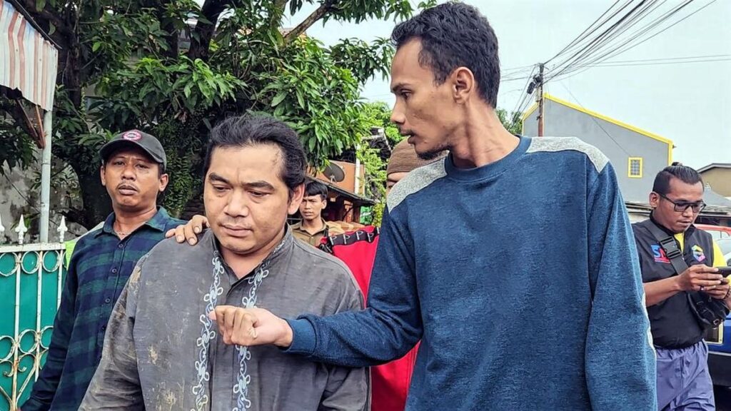 Viral Anak Istri Tewas Diterjang Banjir, Aang Cuek